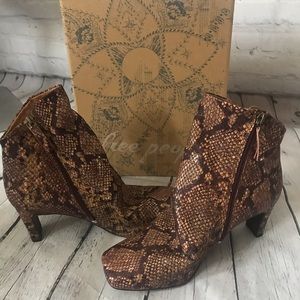 FREE PEOPLE SQUARE TOE SNAKESKIN PRNT LEATHER BOOTIES